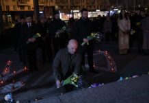 В Украине и Европе почтили память жертв Мариупольского драмтеатра, — ФОТО