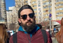 «Они должны быть дома». Мариупольцы по всей Украине выходят на акции в поддержку пленных и пропавших без вести, — ФОТО