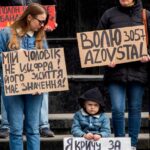 «Не молчи! Стань голосом пленных». Мариупольцы присоединились к акциям поддержки по всей Украине, — ФОТО