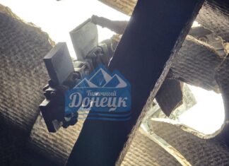 В оккупированном Донецке после попадания дрона люди месяцами живут в затопленной квартире без помощи, — ФОТО