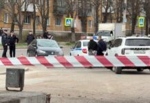 В Донецке «Урал» влетел в автостанцию: очевидцы заявляют о пьяных военных за рулем, — ВИДЕО, ФОТО 18+