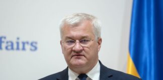 «Государственный бандитизм»: МИД угрожает Венгрии санкциями, та говорит — инкассаторов депортируют