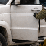 В оккупированном Донецке забирают внедорожники под видом «нарушений парковки». Авто передают военным РФ