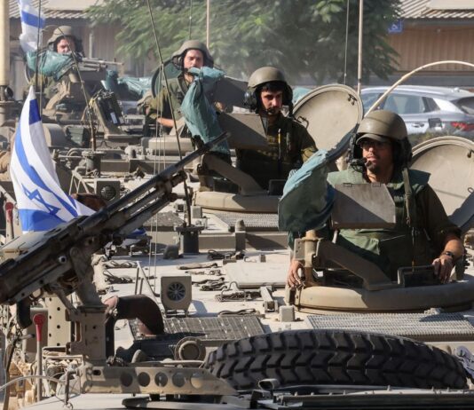 Израиль вдвое увеличил численность войск на границе с Ливаном