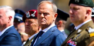 Борьба за власть? Туск несмотря на вето Навроцкого хочет получить доступ к оборонным фондам ЕС