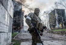 В Мариуполе оккупанты разрешили кафе работать дольше, но под угрозой штрафов