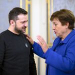 МВФ обошел Орбана? У Украины достаточно денег, чтобы продержаться до мая, — Politico