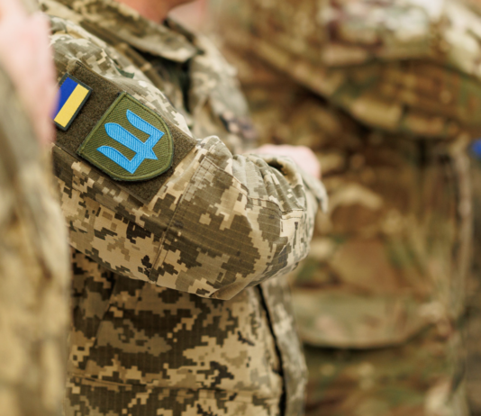 В Виннице мужчина ножом ранил двух военнослужащих ТЦК, один из них – в реанимации