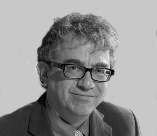 США как жертва «ресурсного проклятия»: Трамп обрекает страну на судьбу «петрократий»