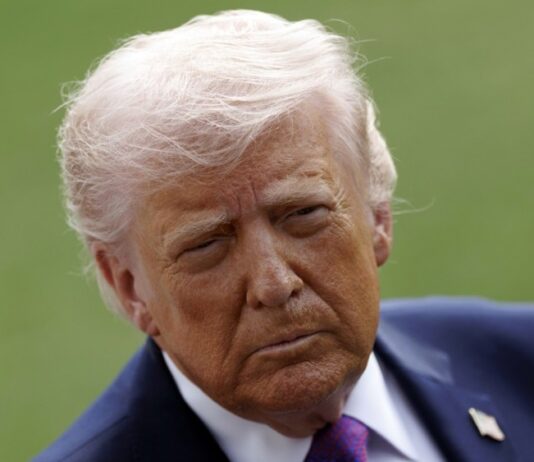 Трампа спросили об Украине: говорит, сосредоточен на Иране, а массированная атака РФ «ужасна»