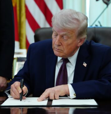 Politico: В НАТО назвали «очередным блефом» угрозу Трампа выйти из Альянса