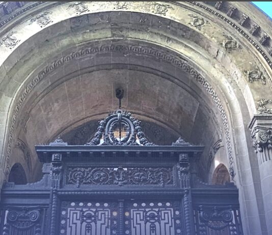 Аргентина объявила главу посольства Ирана персоной нон грата и предоставила ему 48 часов на выезд