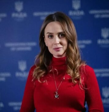 «Слуга» Володина сложила мандат. Рада поддержала