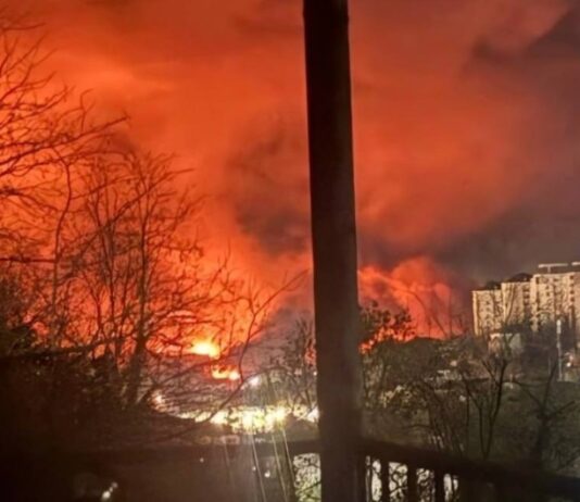 В России заявили об атаке дронов на нефтеперерабатывающий завод в Туапсе