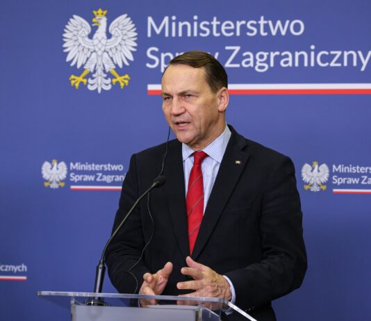 «Этого не произойдет». Польша выступает против ускоренного членства Украины в ЕС