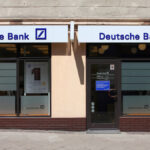 Крупнейший банк Германии признался в возможных нарушениях санкций против России