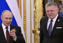 Фицо пожаловался, что две страны снова не пускают его на 9 мая в Москву