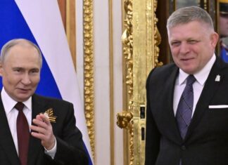 Фицо пожаловался, что две страны снова не пускают его на 9 мая в Москву