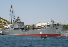 ГУР ударило по двум крупным десантным кораблям России: видео