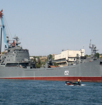 ГУР ударило по двум крупным десантным кораблям России: видео