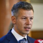 Зеленский заявил, что хотел бы возвращения денег Ощадбанка, которые «украл Орбан». Мадьяр ответил