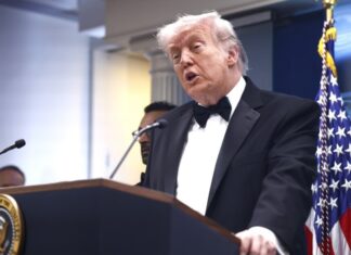 Трамп заявил, что у Ирана есть около трех дней до того, как его нефтяная индустрия взорвется