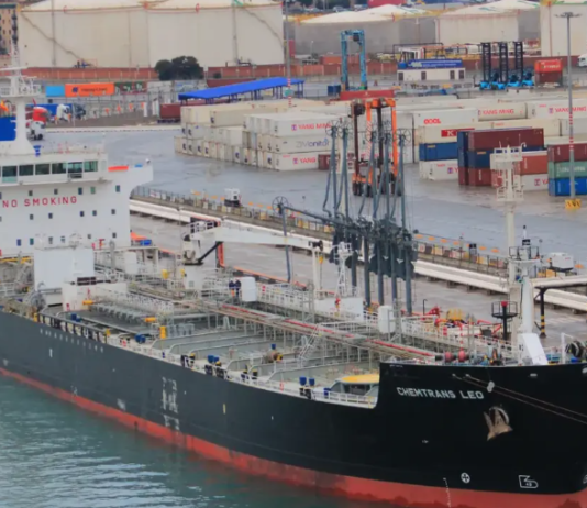 Украина ударила морскими дронами по подсанкционному танкеру возле Туапсе