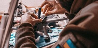 1499 г. день полномасштабной войны. В Уфе горит очередной российский НПЗ. Враг ударил по Харькову и Чугуеву, а NASA запустило миссию на Луну