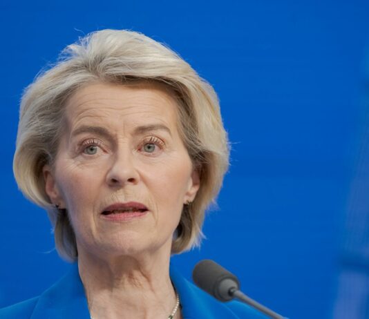 Деньги будут позже: ЕС отсрочил первый транш из 90 млрд евро для Украины