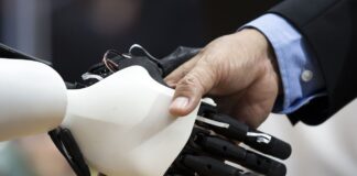 В Китае роботы-гуманоиды впервые обогнали людей в полумарафоне