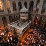 В Иерусалиме сошел Благодатный огонь