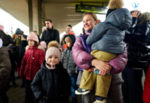 Украинцам заплатят до 2000 евро за возвращение домой: что скрывают от беженцев в ЕС