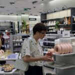 От супермаркетов до бутиков: в РФ массово закрывают магазины из-за падения спроса