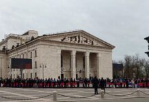 В Мариуполе устроили шоу «ДНР» на месте массовой гибели людей, — ФОТО