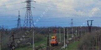 В Мариуполе тянут контактную сеть для электричек — оккупационные снова надеются на сообщение с Донецком, — ФОТО