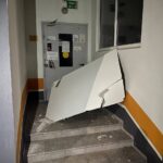 В оккупированном Мариуполе в «компенсационном» доме обрушился потолок в подъезде, — ФОТОФАКТ