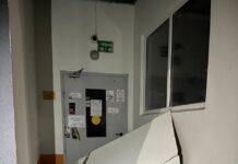 В оккупированном Мариуполе в «компенсационном» доме обрушился потолок в подъезде, — ФОТОФАКТ