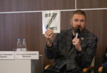 Россиянин, создававший пропаганду в Мариуполе, отправляется на войну после обвинений в растрате