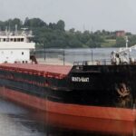 Возле оккупированной Херсонщины затонуло российское судно с пшеницей: что известно