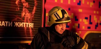 Россияне нанесли удар по Николаеву: повреждены высотка, авто и трамвайные пути