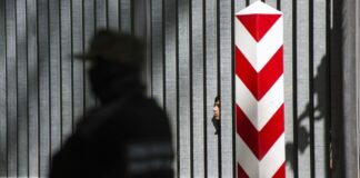 Польша возводит заграждение с колючей проволокой на границе с Беларусью