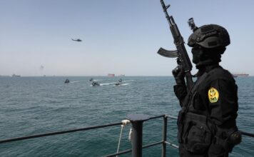 Ормузский пролив снова закрывают: Иран сделал резкое заявление