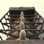 Пропаганда с неба: россияне с дронов разбрасывают листовки о «плохом» Трампе (фото)