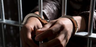 На Львовщине три человека ворвались в ТЦК и напали на военных