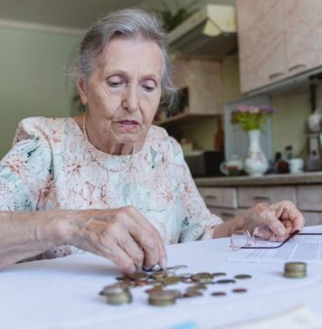 Пенсия без трудовой и через свидетелей: Рада упростила подтверждение стажа