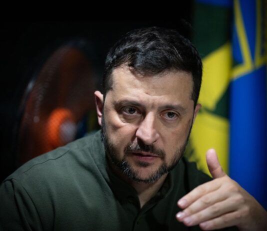 Готовится к большой мобилизации? Зеленский рассказал, зачем Путин ограничивает соцсети