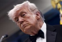 Иран атаковал ОАЭ и их судно, Трамп сообщил об ударе по кораблю Южной Кореи в Ормузе