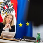 Австрия подозревает трех дипломатов РФ в шпионаже. Они уже покинули страну