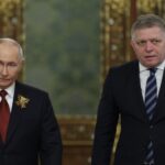 Фицо встретился с Путиным, но на парад не пошел. Кремль говорит – послание Зеленского не передавал
