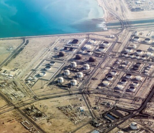 Впервые с начала войны с Ираном Катар провел через Ормуз танкер с LNG – Bloomberg